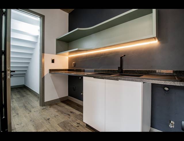 3 BEDROOM FREESTANDING FOR SALE IN LYNNWOOD